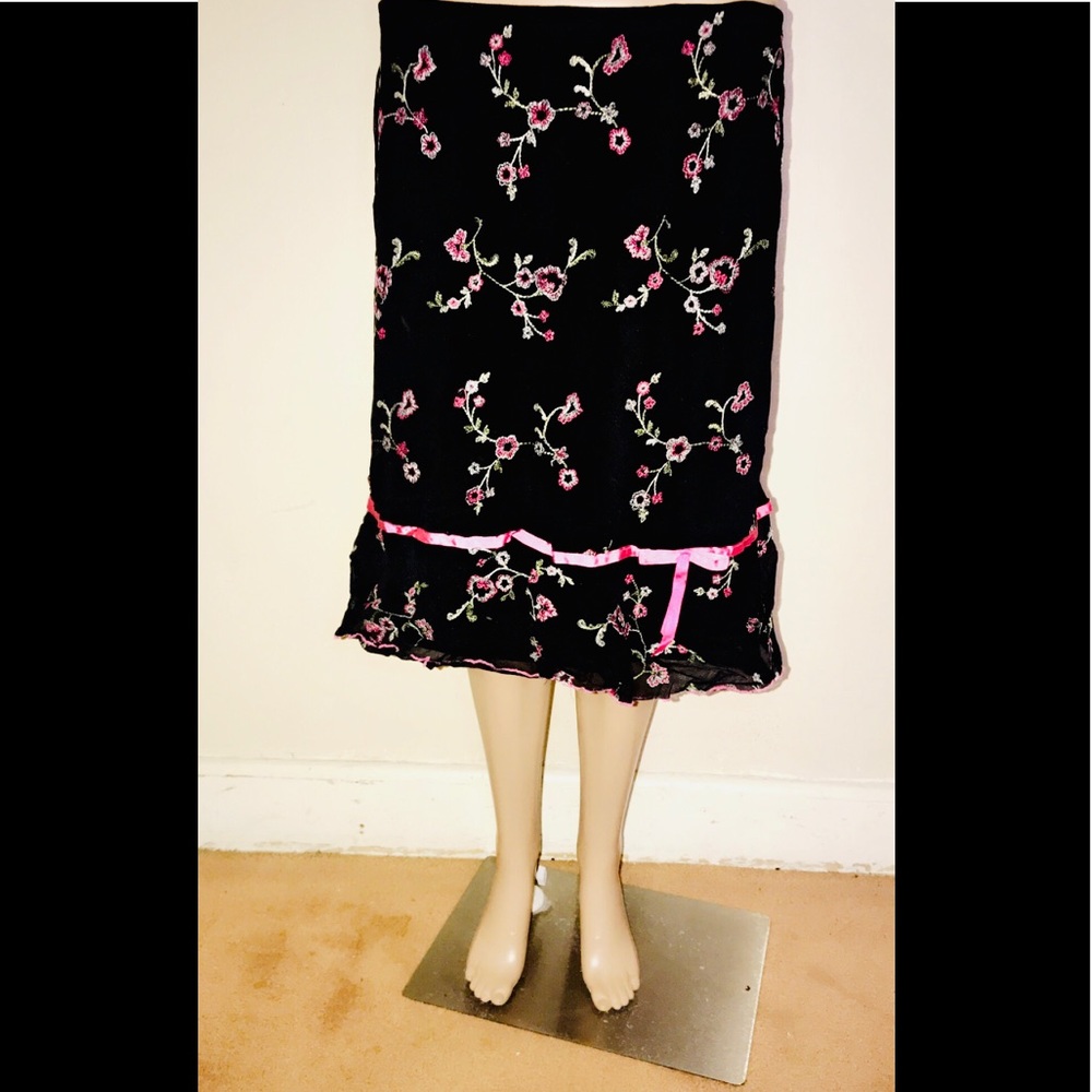 Fashion Bug  black and pink pattern skirt - Picture 3 of 4